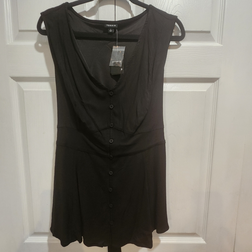 NEW ❤️ Torrid Black Sleeveless Button-Down blouse